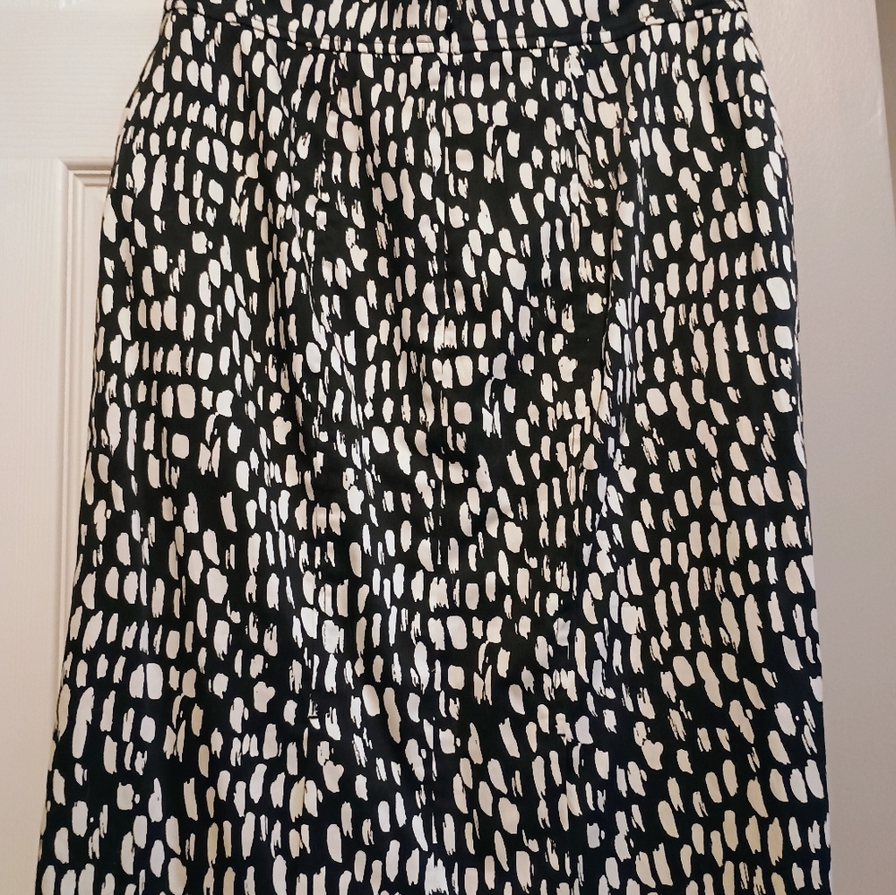 Ann Taylor Lightweight Lined Black White Pencil Skirt Back Zipper Women's Size 2 - Picture 6 of 9